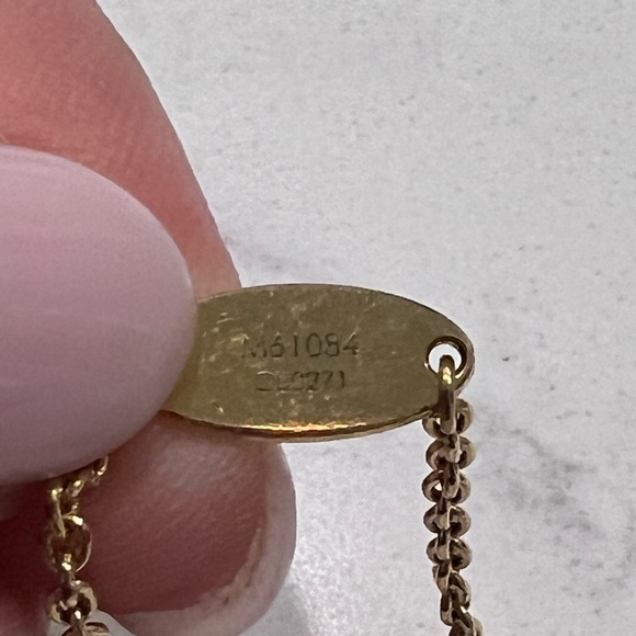 Louis Vuitton essential V bracelet - Picture 11 of 13